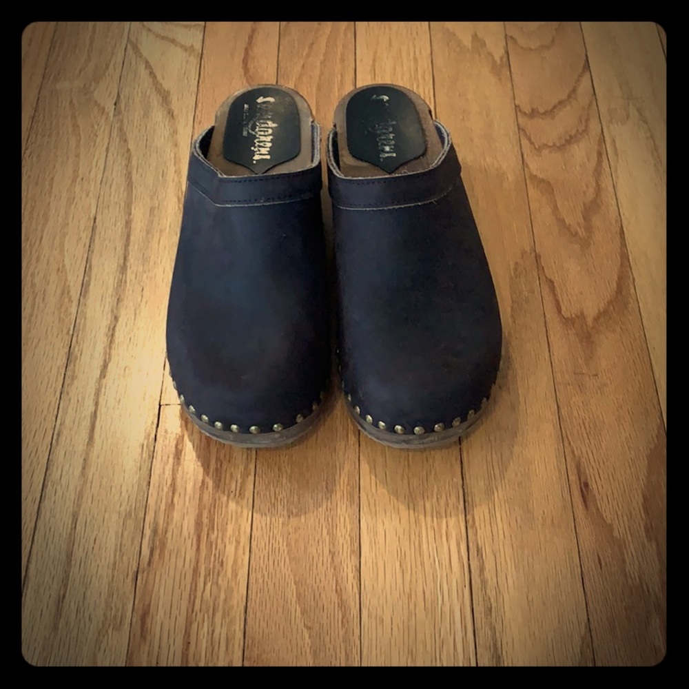 Clogs!